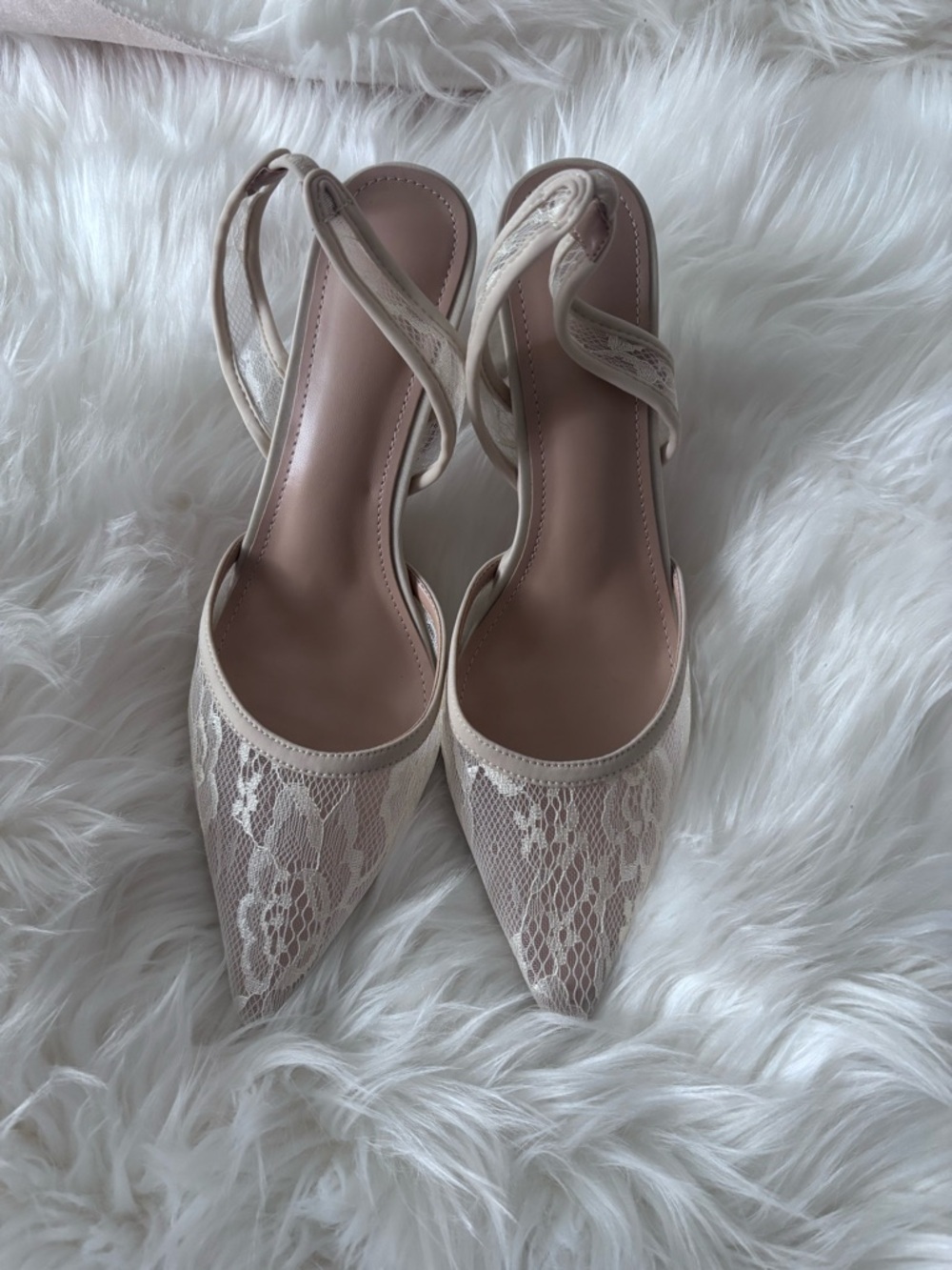 Lace Pointed-Toe Slingback Heels in Ivory